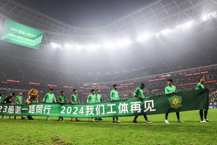 传统现实主义与纪实主义虽然都追求真实地反映生活，但由于它们所追求的真实并不尽相同，其所采用的具体途径也不尽相同。